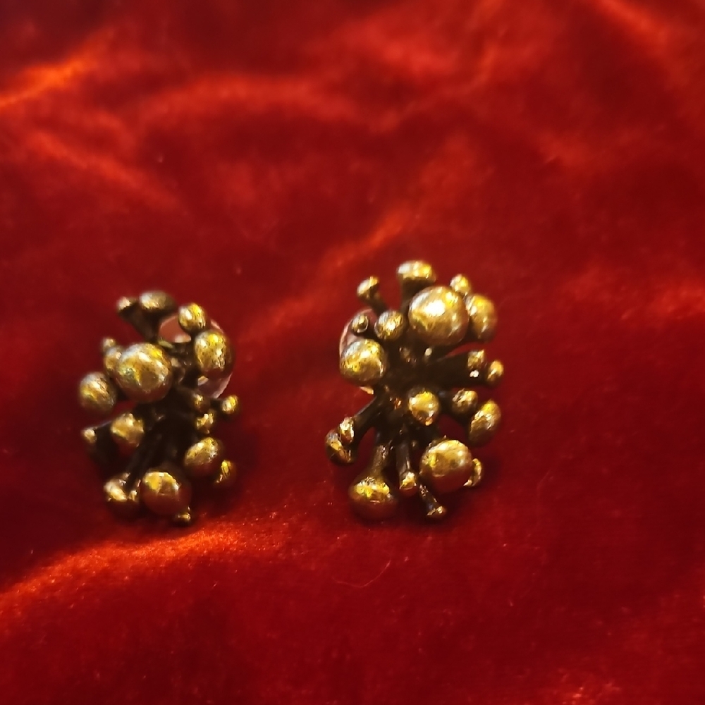 Gold-Tone Cluster Stud Earrings - Unbranded